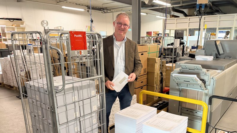 De digitale wereld liegt. De brievenbus niet.