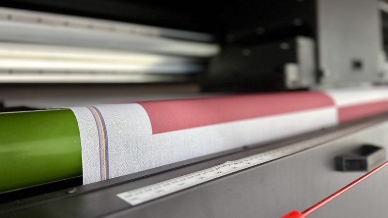 ​Dokkumer Vlaggen Centrale ontwikkelt digitale printtechniek voor Spun-Poly vlaggendoek