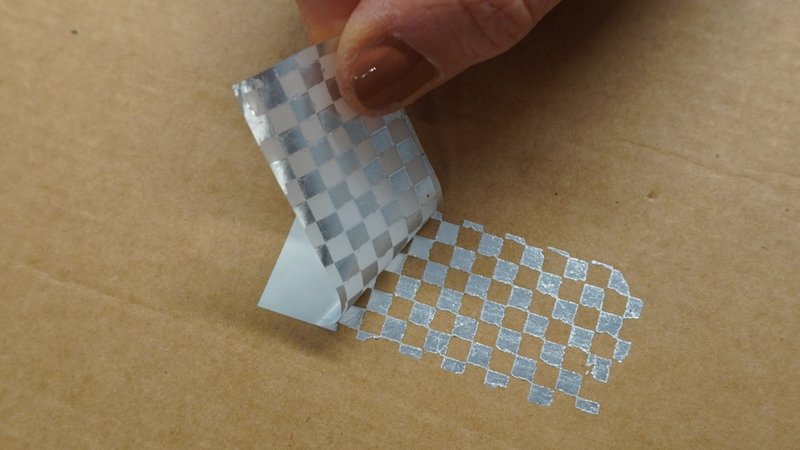 HERMA ontwikkelt nieuw fraudebestendig zelfklevend materiaal voor veiligheidslabels